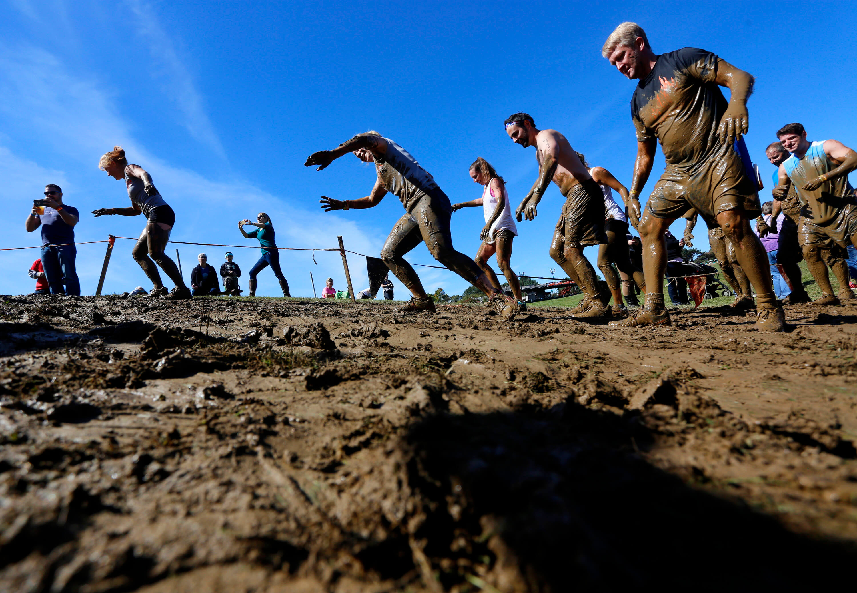 distance people mud run